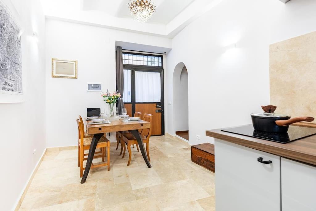 Bottega Augustea Duplex Apartment In Monti Рим Екстериор снимка