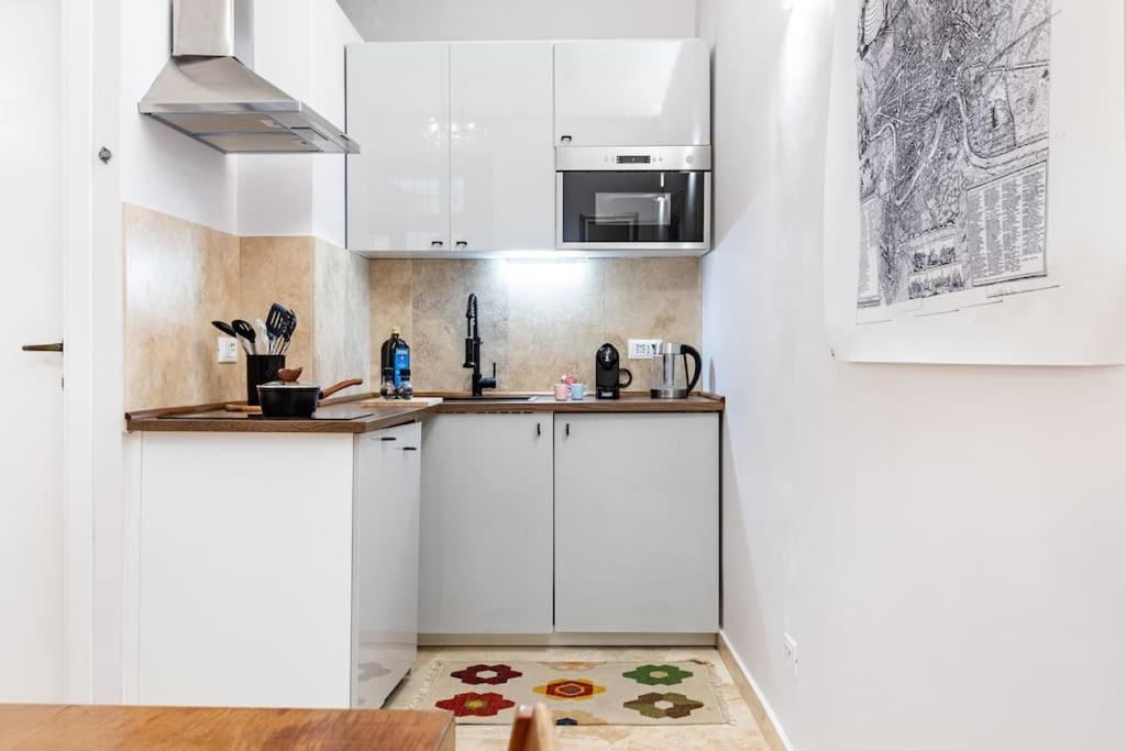 Bottega Augustea Duplex Apartment In Monti Рим Екстериор снимка