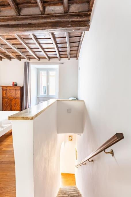 Bottega Augustea Duplex Apartment In Monti Рим Екстериор снимка